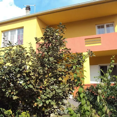 Mira * Biograd Na Moru