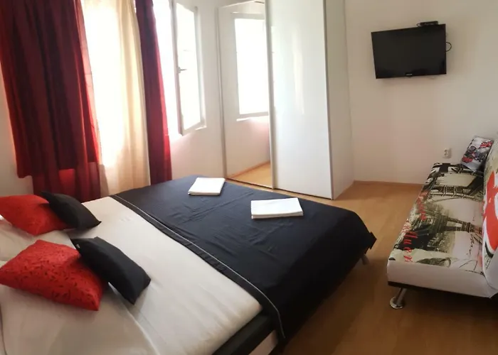 Mira Apartman Biograd Na Moru