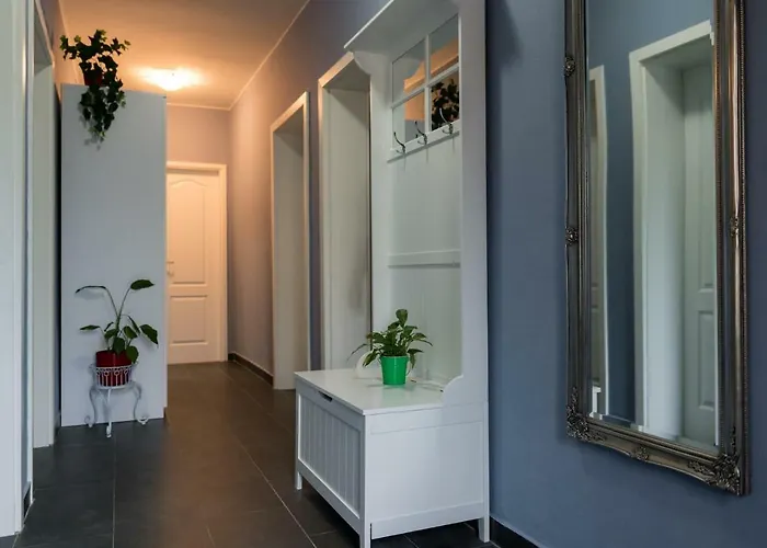 Mira Apartman Biograd Na Moru