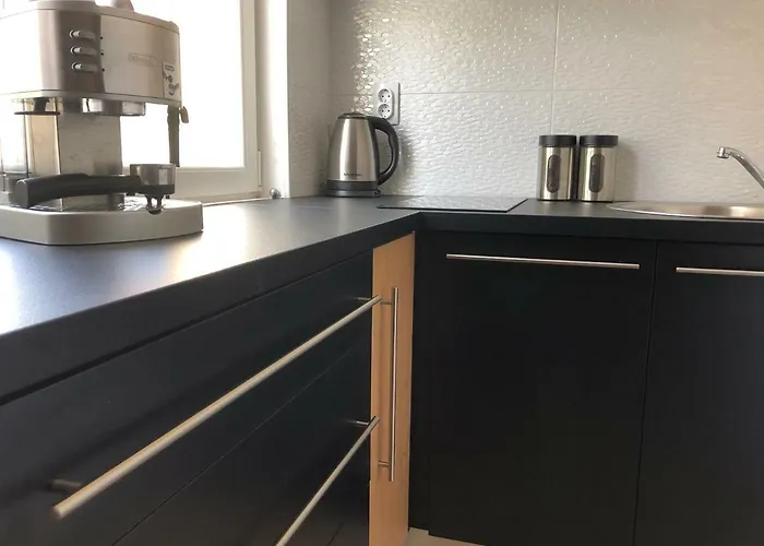 Mira Biograd Na Moru