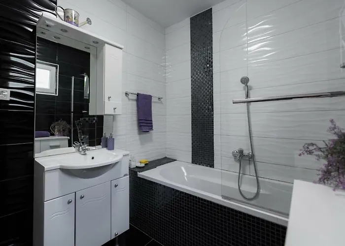 Mira Apartman