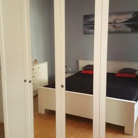 Mira Biograd Na Moru