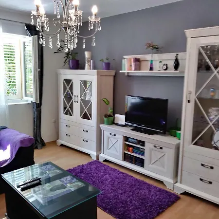 Mira Apartment