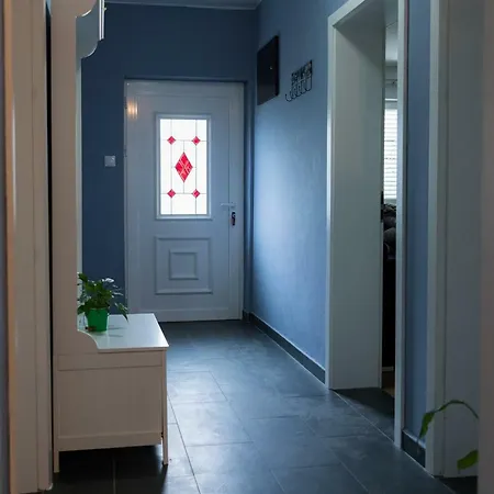 Apartman Mira *