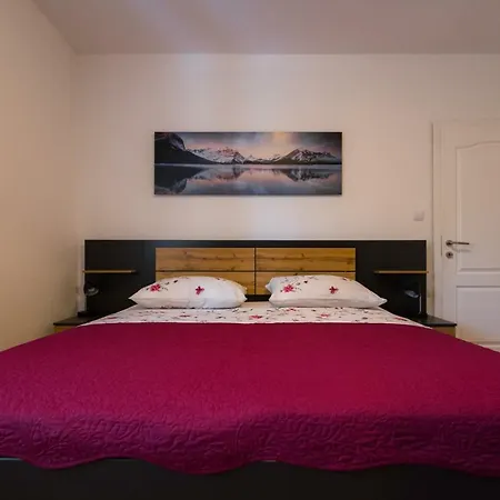 Apartment Mira
