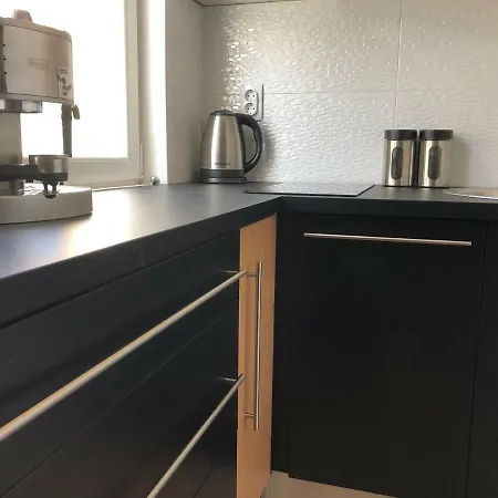 Mira Biograd Na Moru